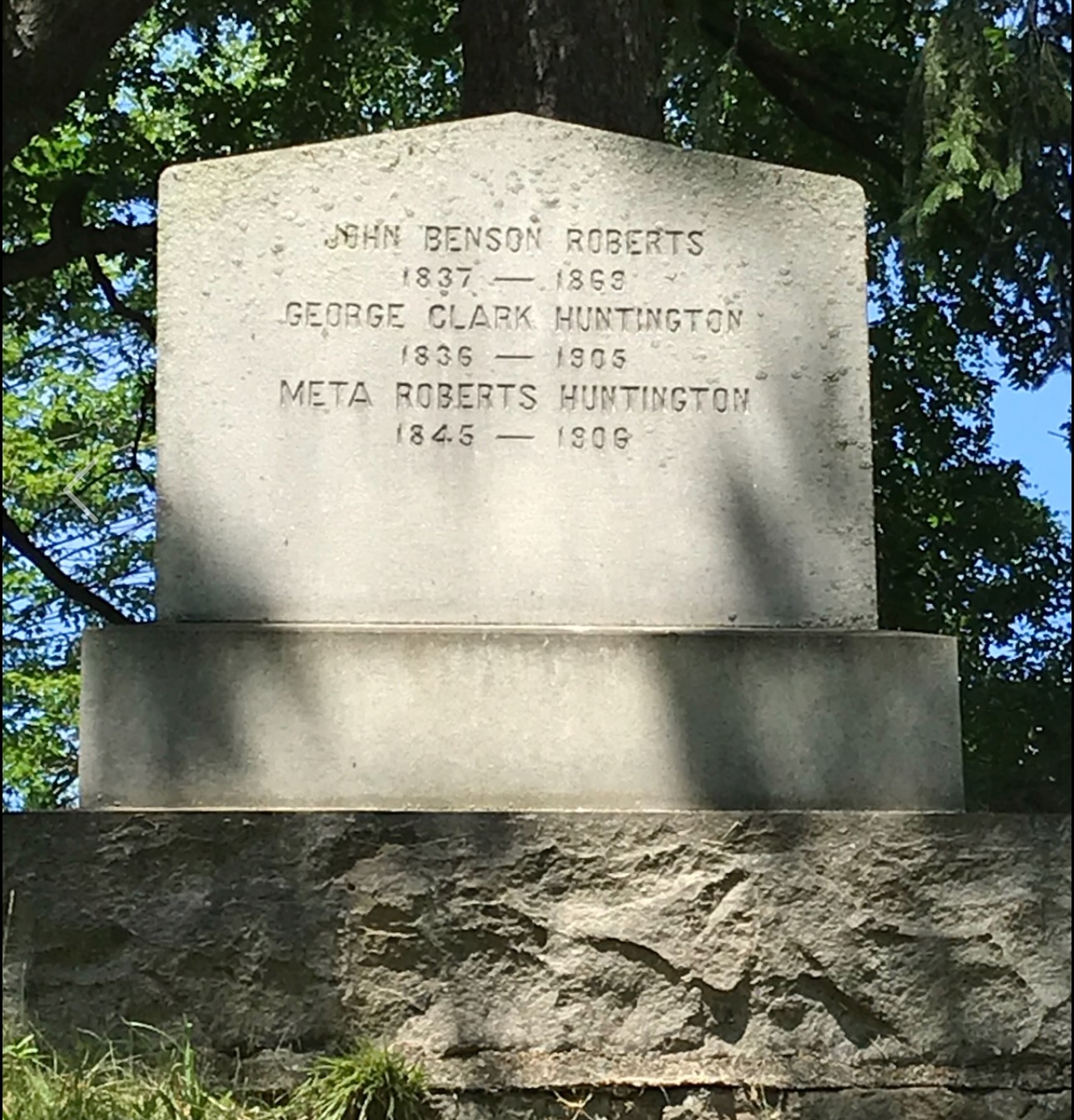 Cimitero di Mount Hope, Rochester: monumento funebre di John Benson Roberts (1837-1869)