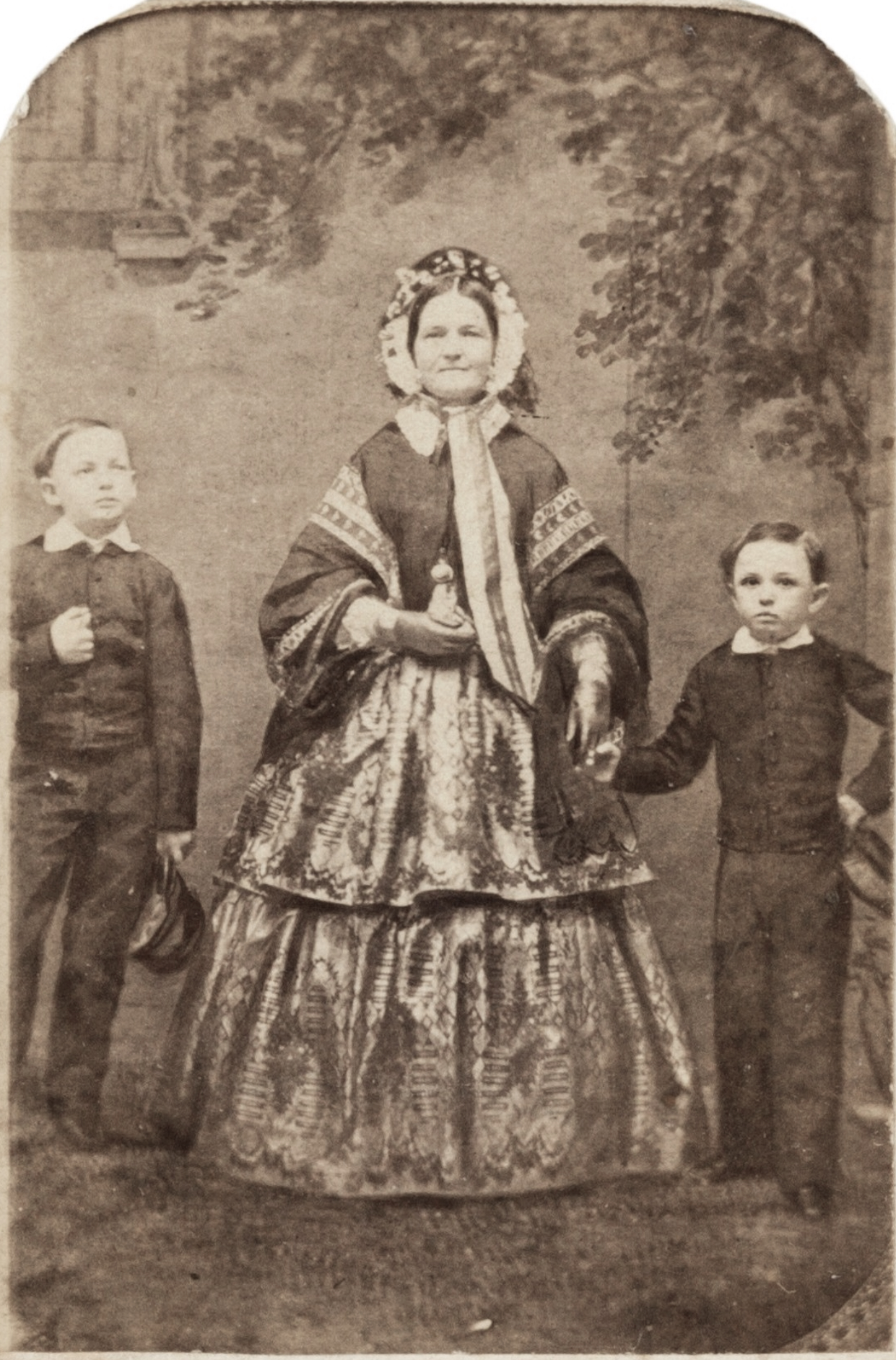 Mary Todd Lincoln con i suoi figli minori, Willie e Tad, 1861