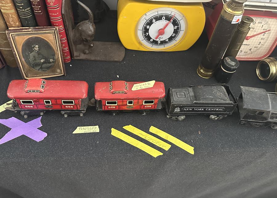 Model of the New York Central railway at Clyde with the three witnesses' positions